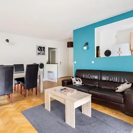 Bel Avec Terrasse Et Parking Gratuit Apartment