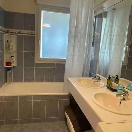Bel Avec Terrasse Et Parking Gratuit Apartment *