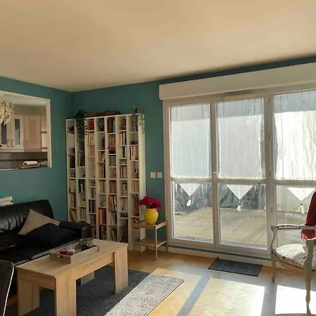 Bel Avec Terrasse Et Parking Gratuit Apartment Massy (Essonne)