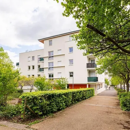 Bel Avec Terrasse Et Parking Gratuit *