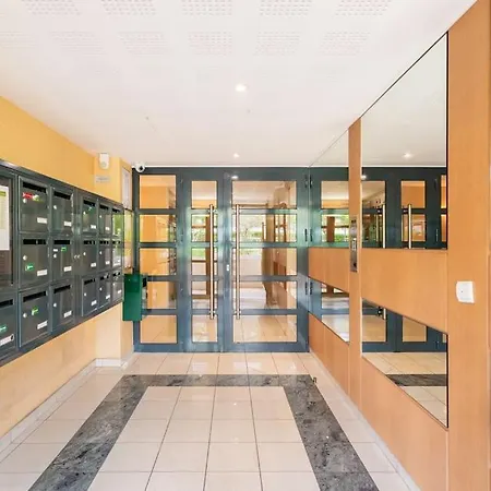 Bel Avec Terrasse Et Parking Gratuit Massy (Essonne)