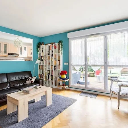 Bel Avec Terrasse Et Parking Gratuit * Massy (Essonne)