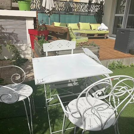 Bel Avec Terrasse Et Parking Gratuit Apartment